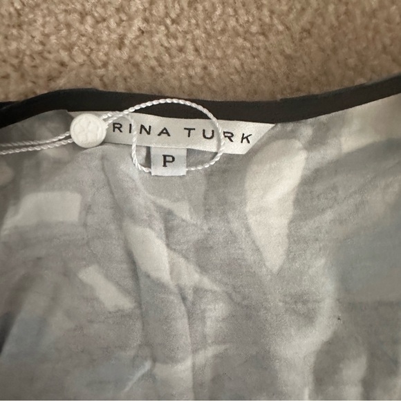 EUC Women’s Trina Turk Printed Sleeveless Dress! - Picture 4 of 6